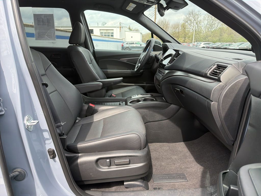 Thumbnail: 2023 Honda Passport - 25