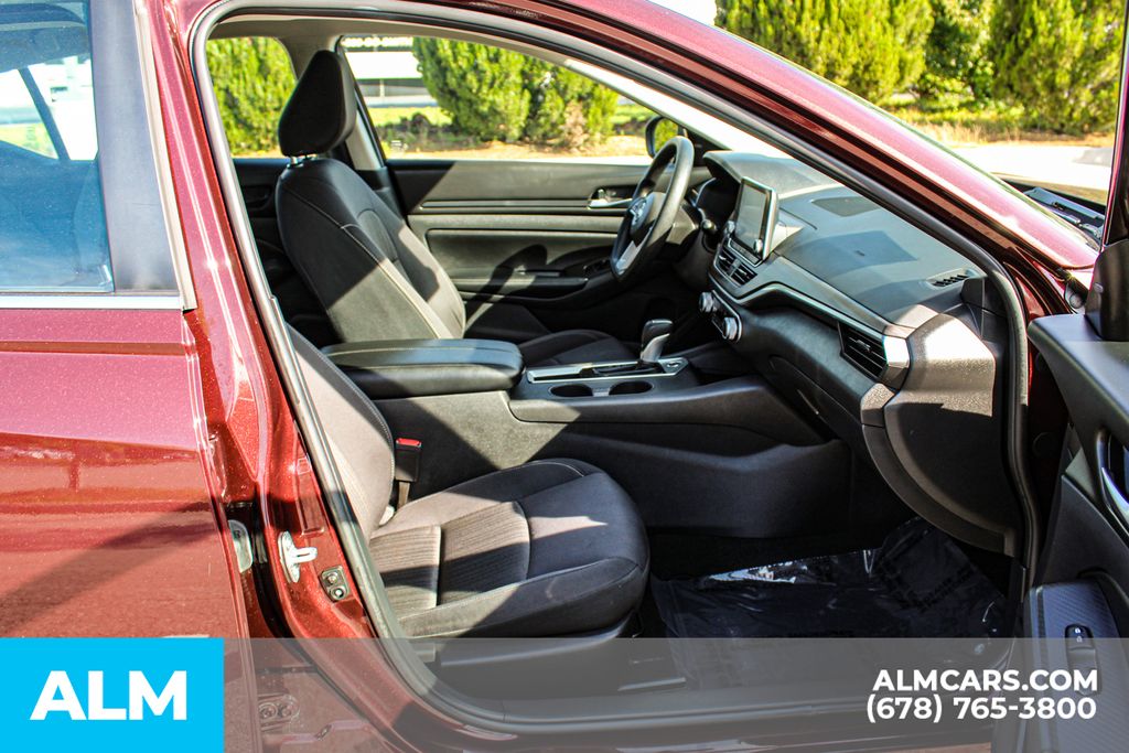 Used 2025 Red Nissan 2.5 SV image 19