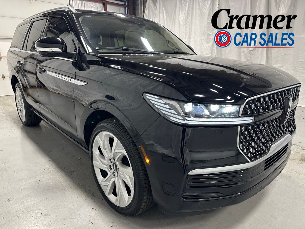 Infinite Black Metallic Clearcoat 2025 Lincoln Navigator Reserve 4WD SUV / Crossover Four-Wheel Drive Automatic