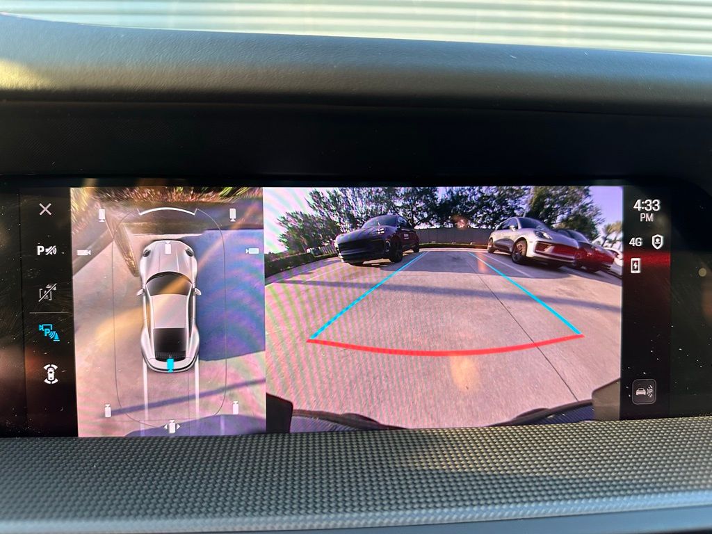 Thumbnail: 2025 Porsche 911 - 32