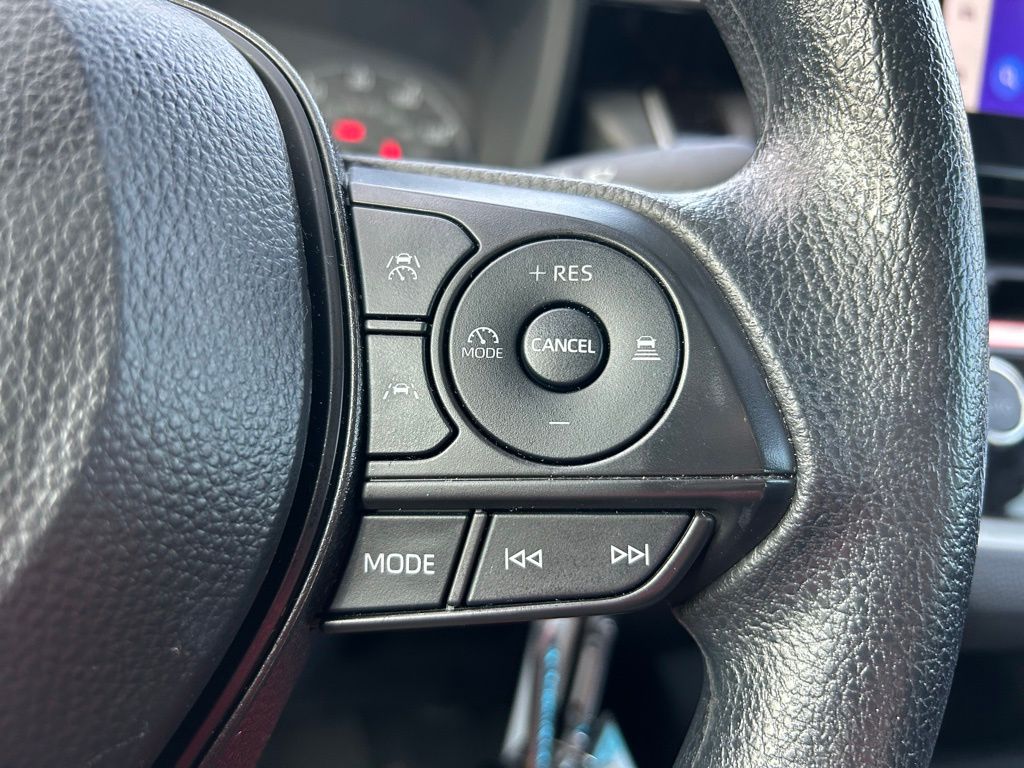 2024 Toyota Corolla LE 18