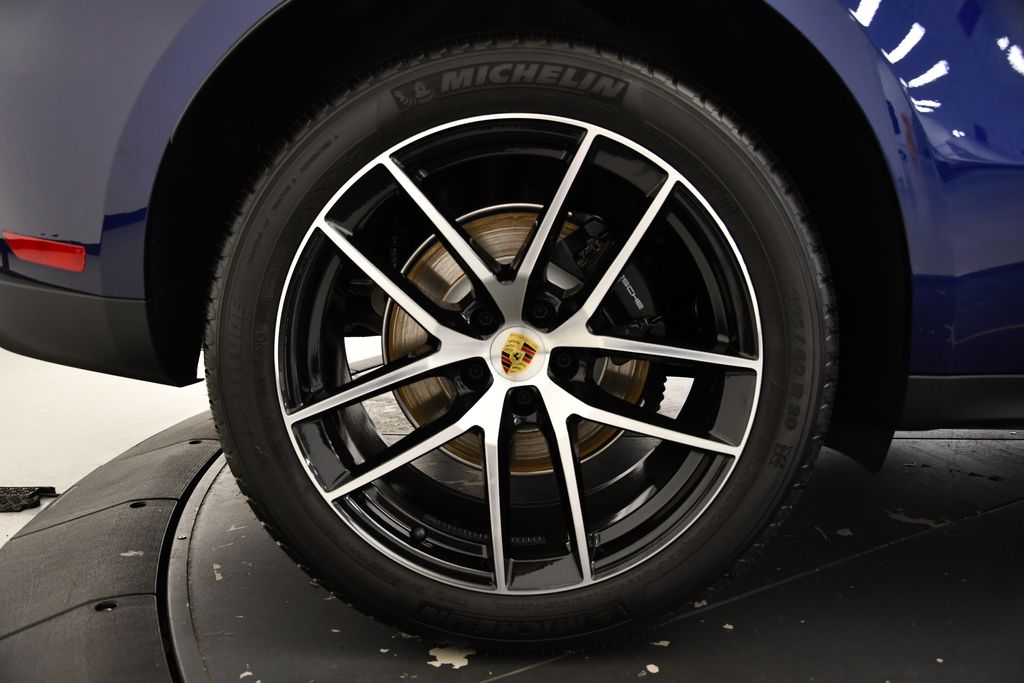 Thumbnail: 2025 Porsche Macan - 14