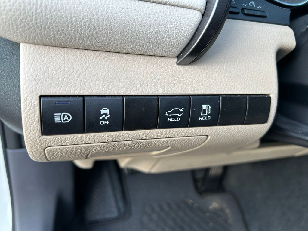 2024 Toyota Camry LE 17