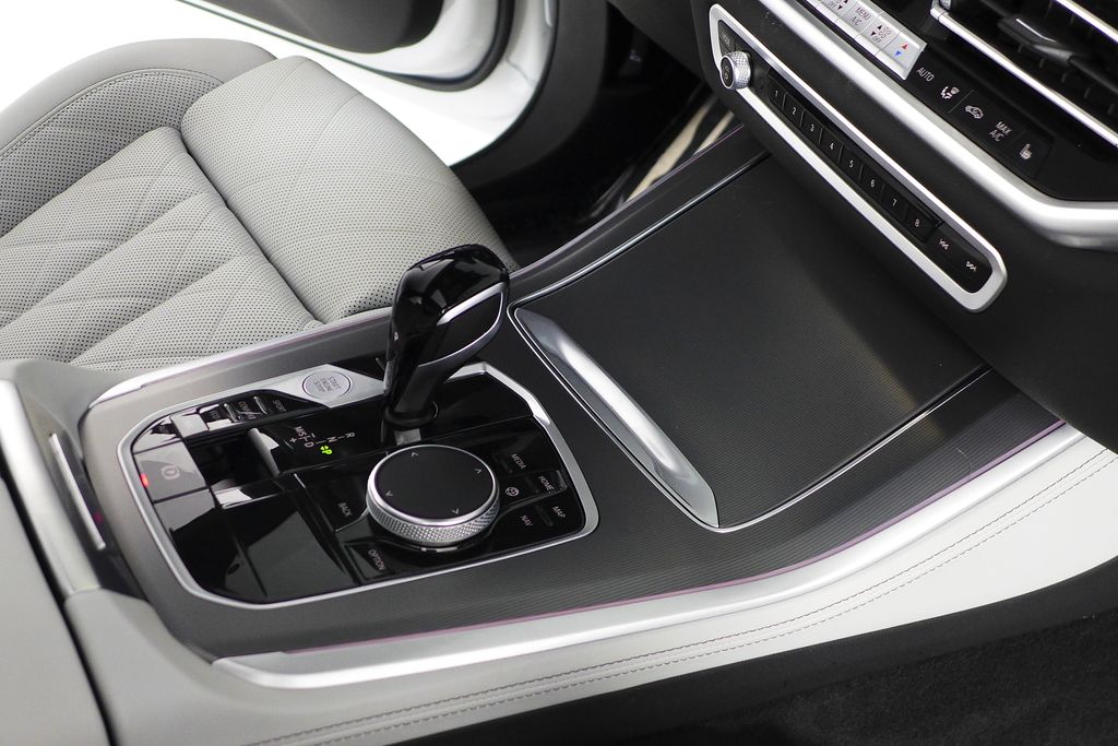 Thumbnail: 2023 BMW X5 - 15