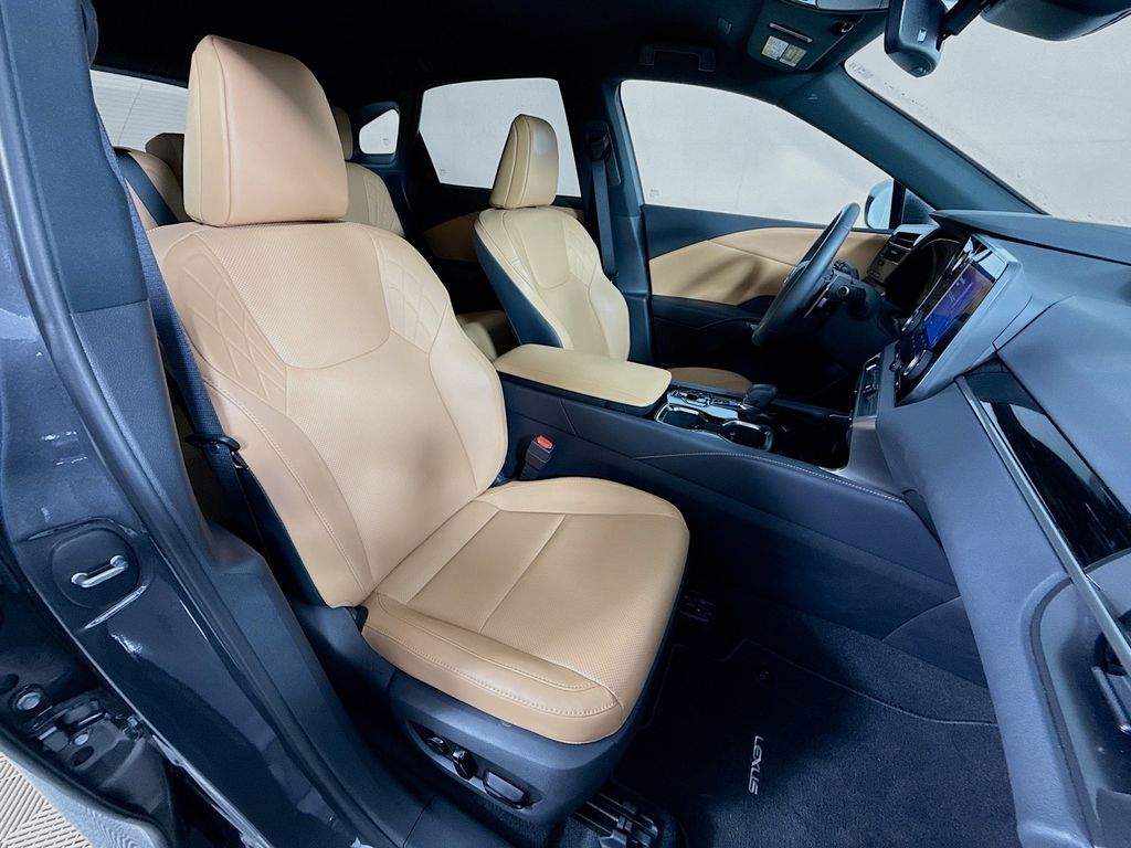 Thumbnail: 2025 Lexus RX - 29