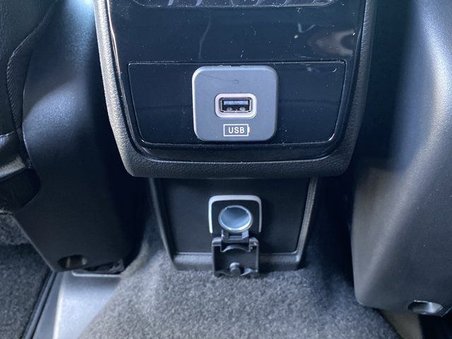 New 2026 White/off-white Jeep Latitude image 13