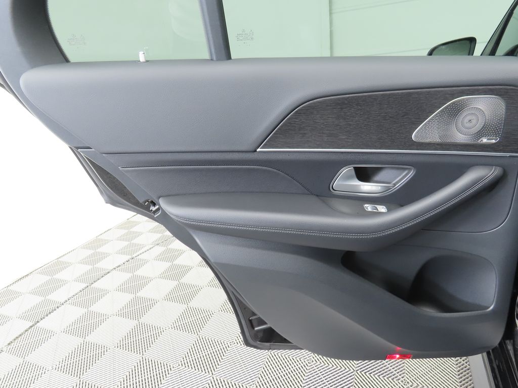 Thumbnail: 2026 Mercedes-Benz GLE - 26