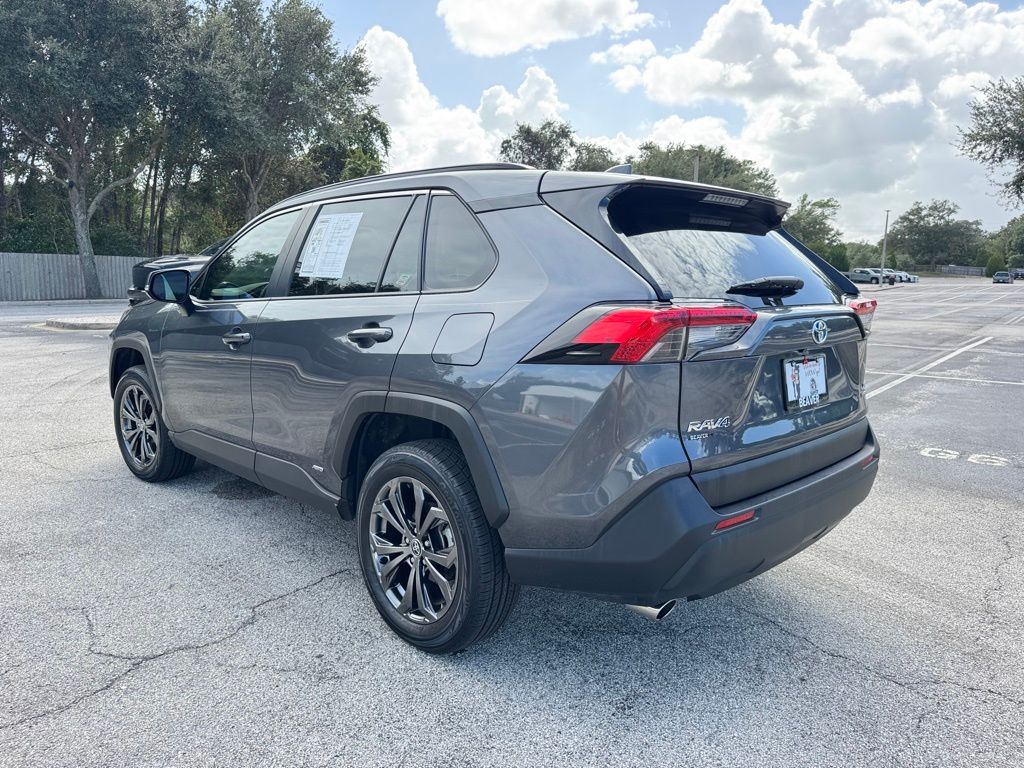 2024 Toyota RAV4 Hybrid XLE Premium photo 4