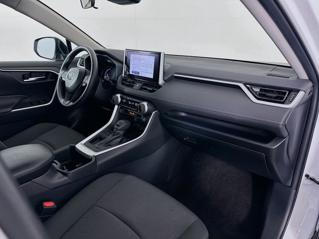 Thumbnail: 2025 Toyota RAV4 - 28