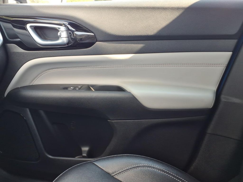 Used 2025 Jeep Compass SUV