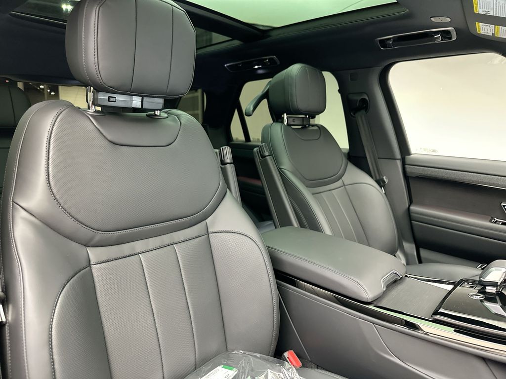 2025 Land Rover Range Rover Sport SE 5