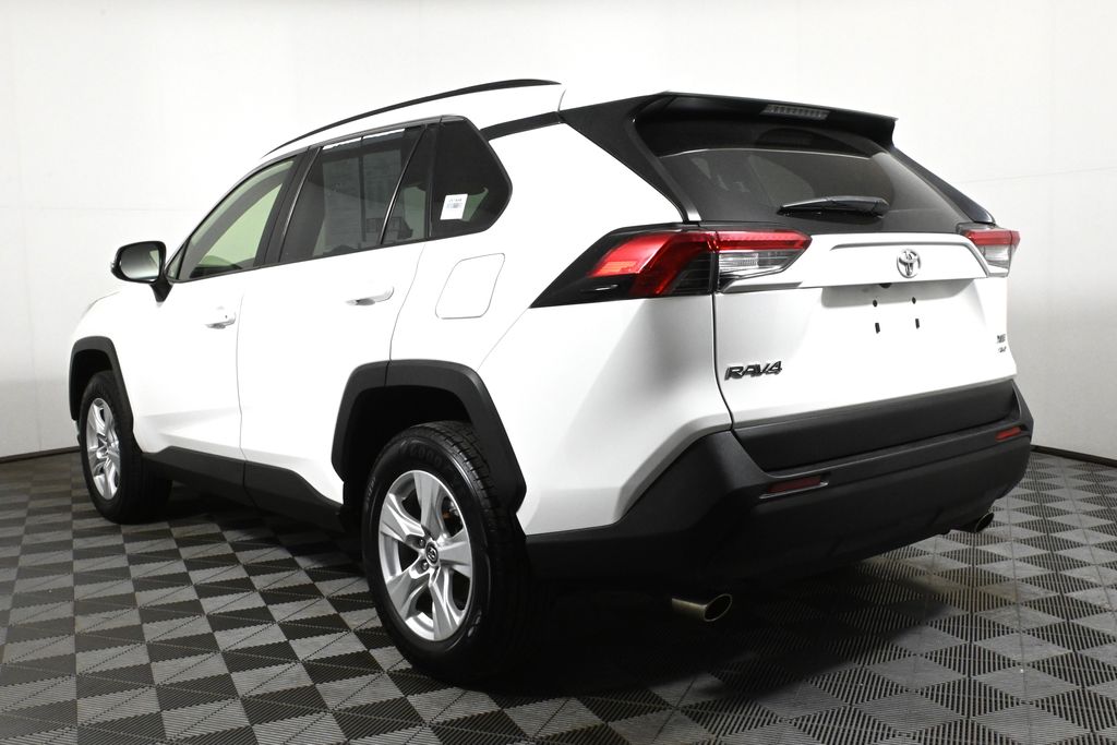 2019 Toyota RAV4 XLE 6