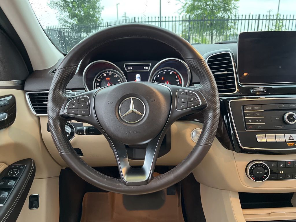 Thumbnail: 2018 Mercedes-Benz GLE - 18