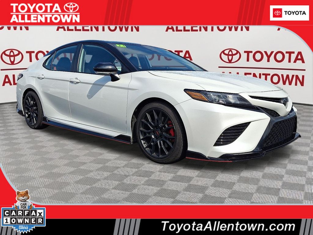 Wind Chill Pearl/Midnight Black Metallic 2023 Toyota Camry Sedan Front-Wheel Drive 8-Speed Automatic