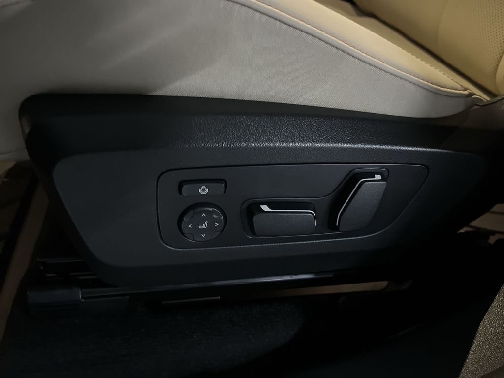 Thumbnail: 2026 BMW X3 - 12