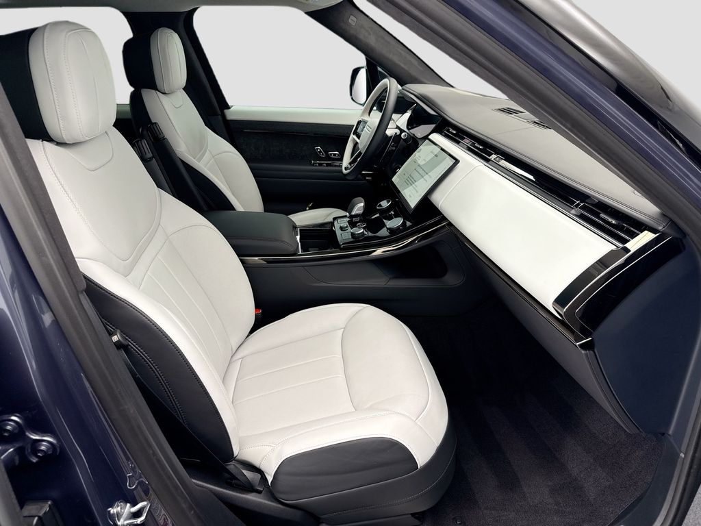 Thumbnail: 2023 Land Rover Range Rover Sport - 21