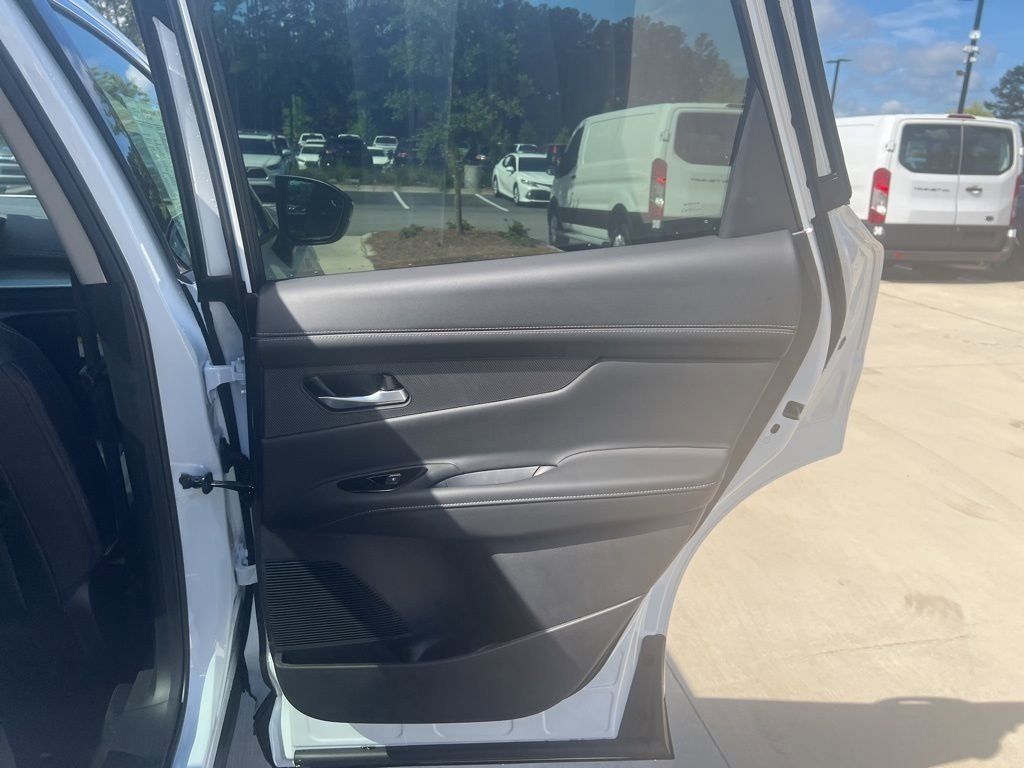 2025 Everest White Pearl Tricoat Nissan Murano SL AWD SUV