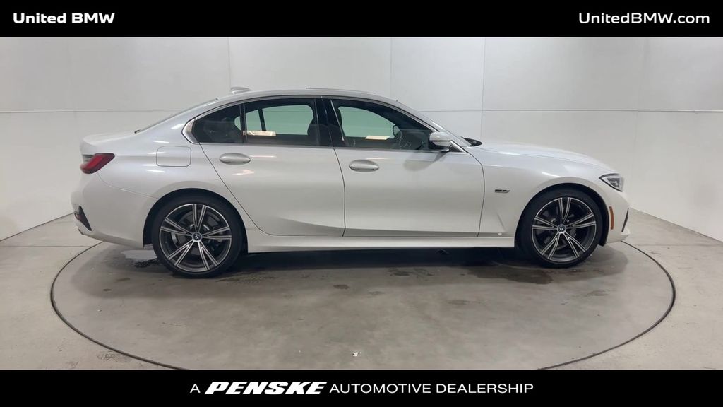 2022 BMW 3 Series 330e iPerformance 9