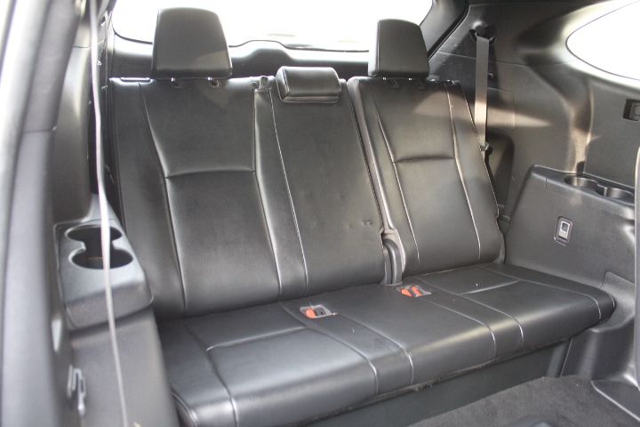 Used Car 2022 Toyota Highlander  Xse For Sale Under $35,000 In Georgetown, Texas