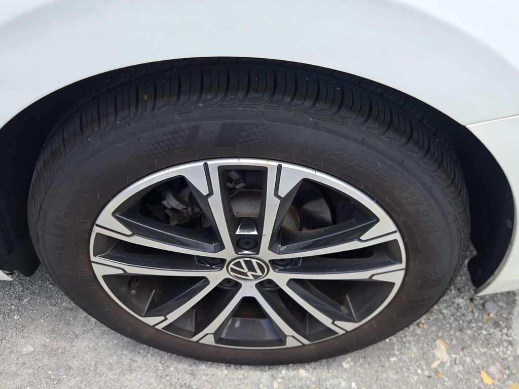 2025 Volkswagen Jetta - $18,500