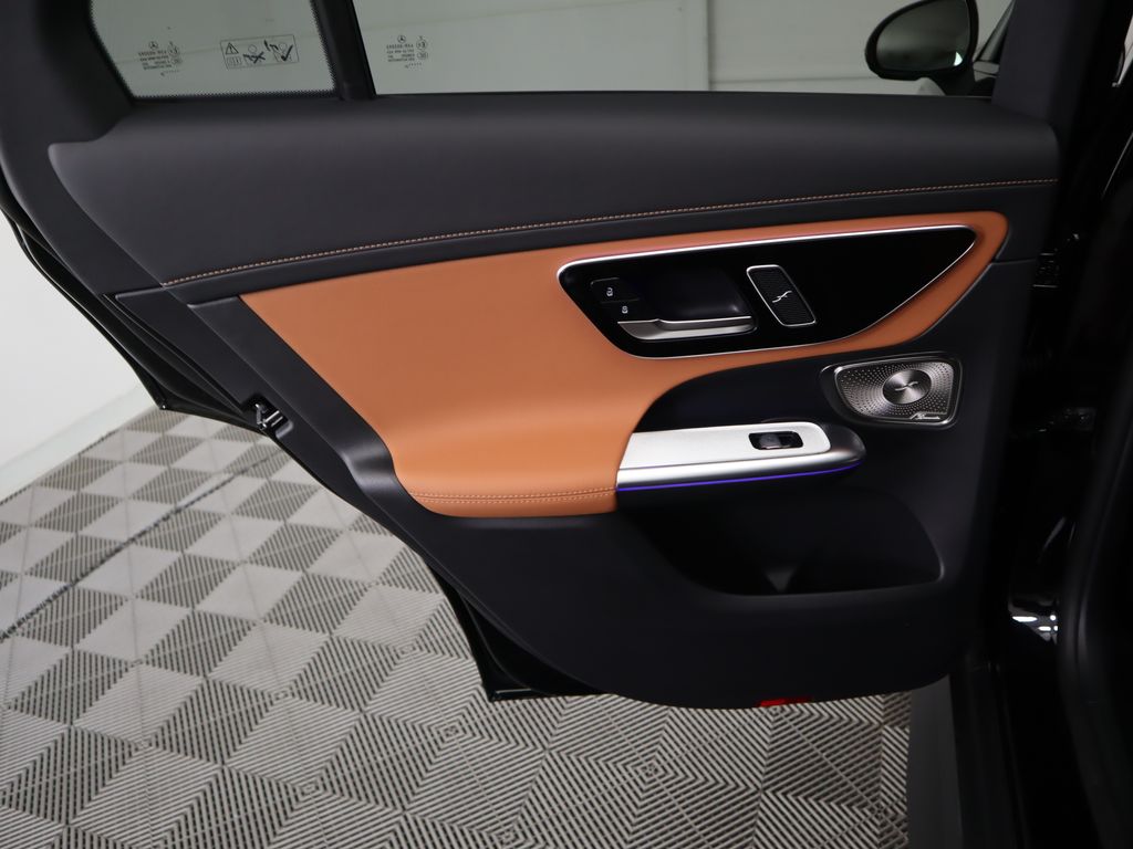 Thumbnail: 2025 Mercedes-Benz GLC - 27