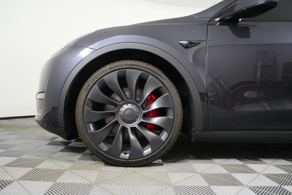 2024 Tesla Model Y Performance 8