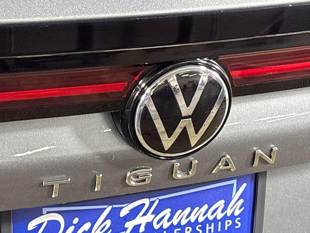 2026 Volkswagen Tiguan 2.0T SE