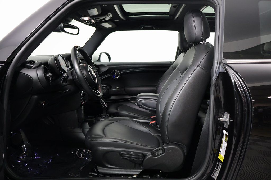 Thumbnail: 2020 MINI Cooper - 10