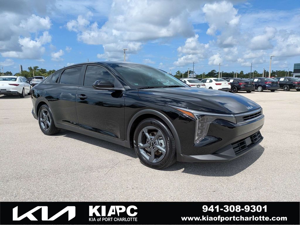 2025 Kia K4 LXS FWD