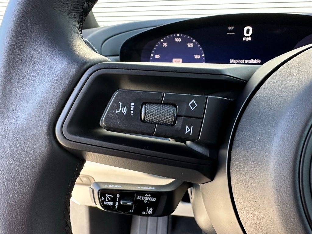 Thumbnail: 2025 Porsche Macan - 17