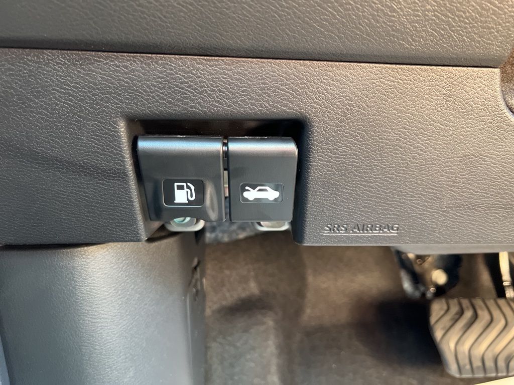 2025 Gray Sky Pearl Nissan Versa 1.6 SV FWD Sedan