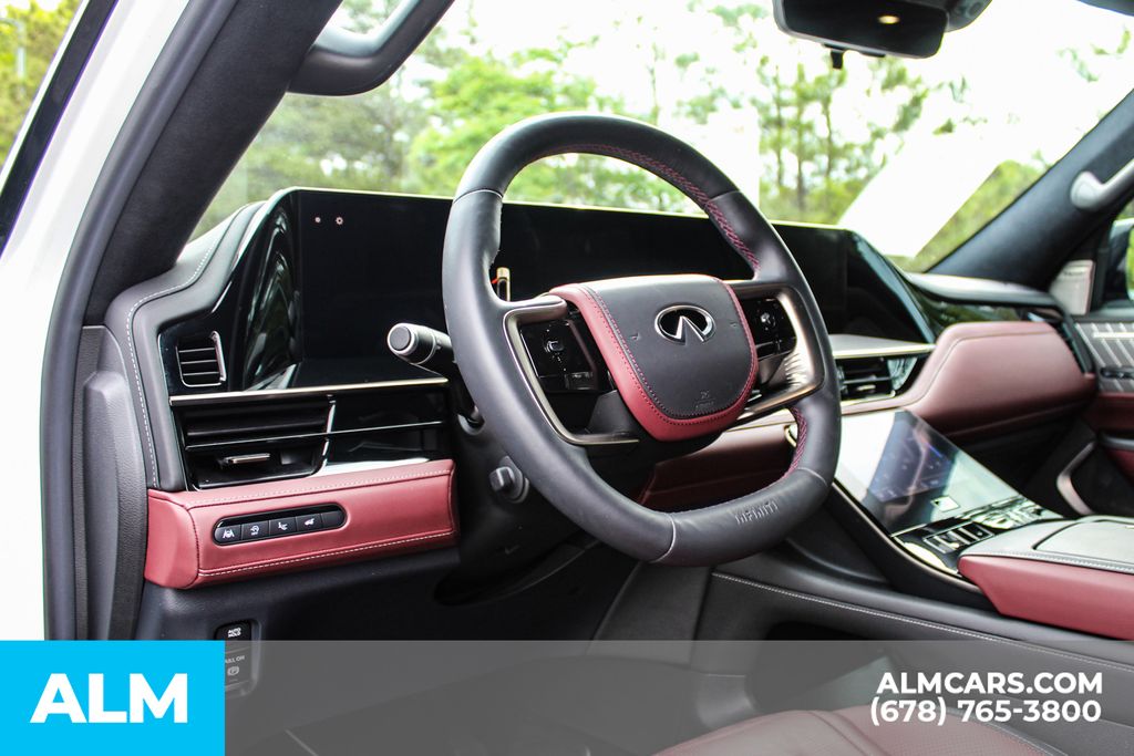 Used 2025 Black INFINITI AUTOGRAPH image 25