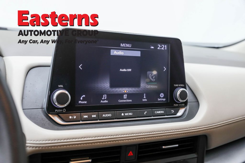 Used 2024 White Nissan SV image 19