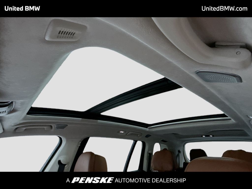 Thumbnail: 2024 BMW X7 - 12