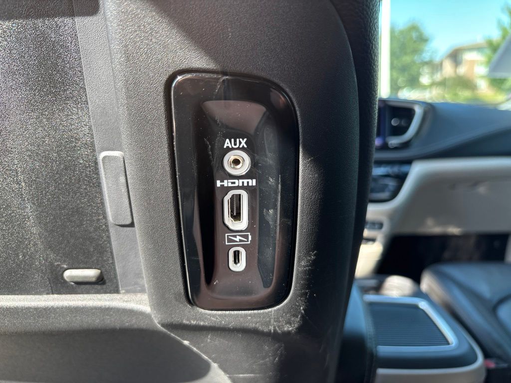 Used 2022 Chrysler Pacifica Van