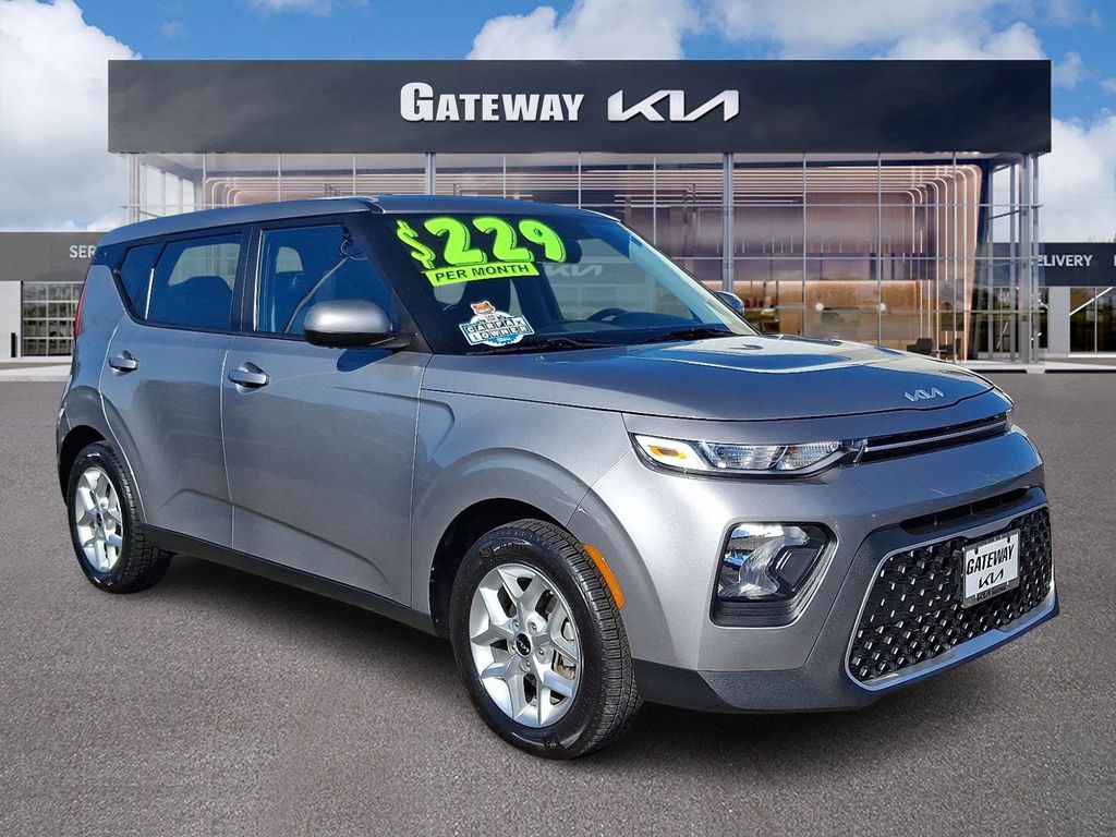 2022 Kia Soul LX FWD