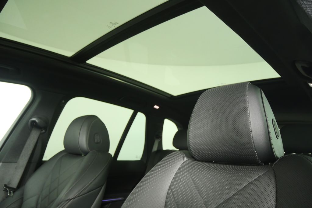 Thumbnail: 2023 BMW X5 - 10