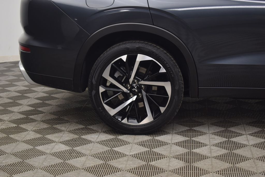 used 2024 Mitsubishi Outlander car, priced at $24,800