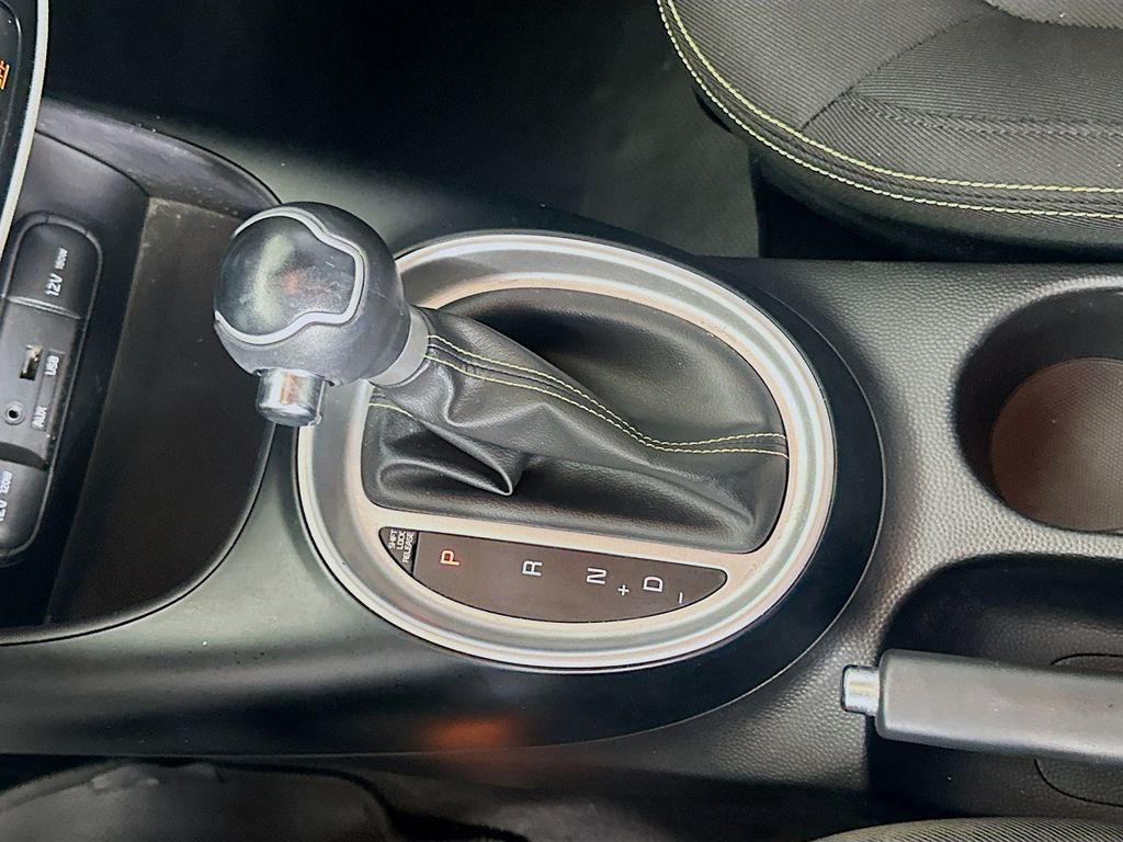 Thumbnail: 2015 Kia Soul - 15