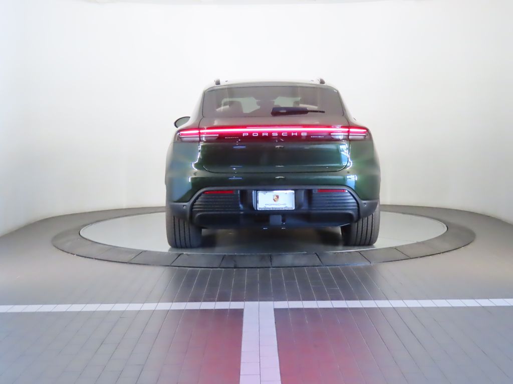 Thumbnail: 2025 Porsche Macan - 6