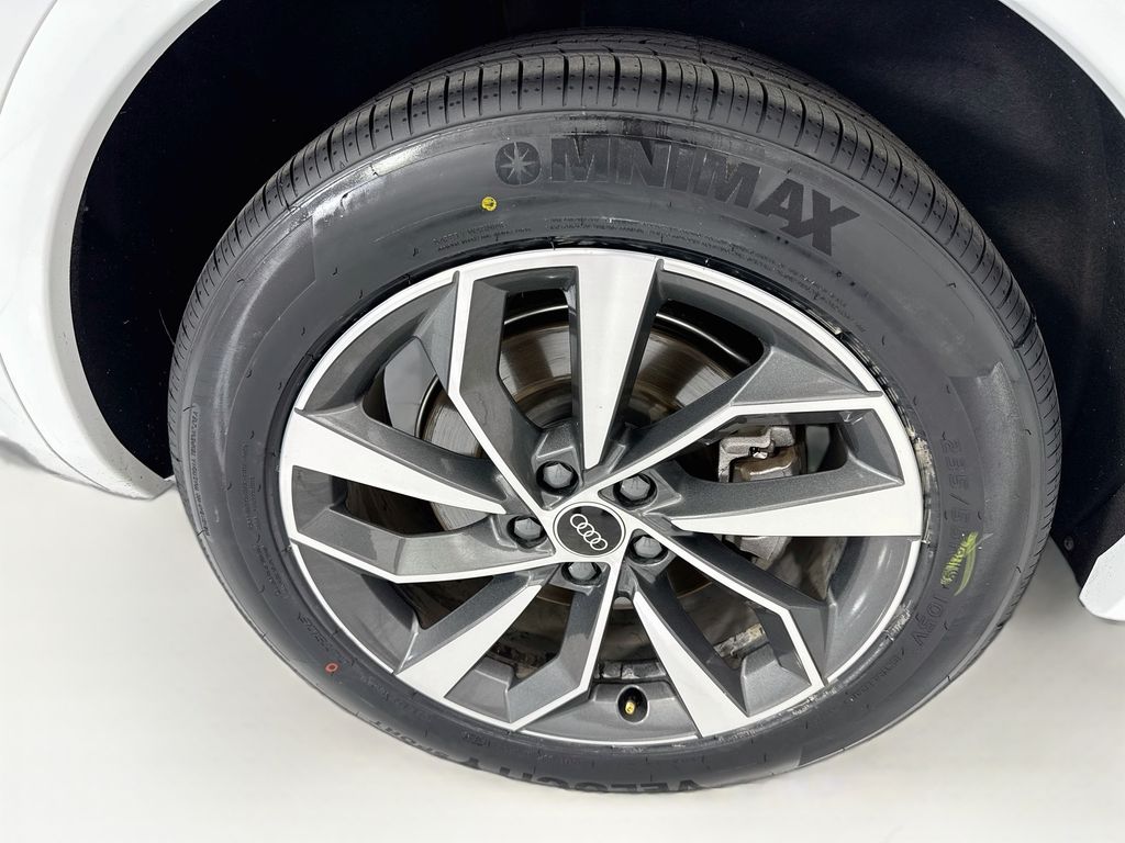 Thumbnail: 2022 Audi Q5 - 32