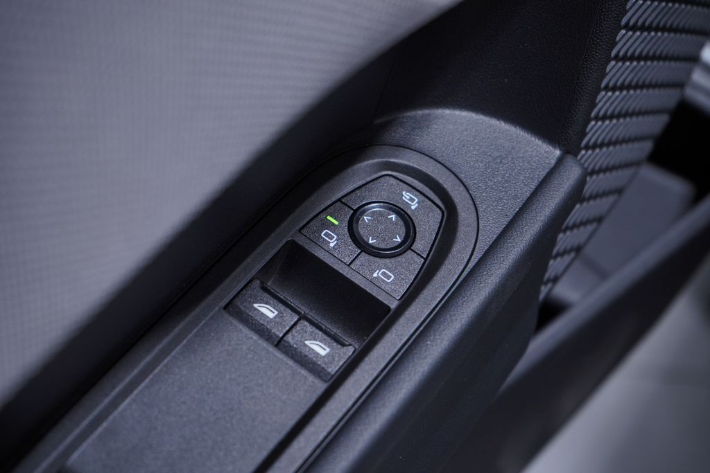 Thumbnail: 2025 MINI Cooper - 14