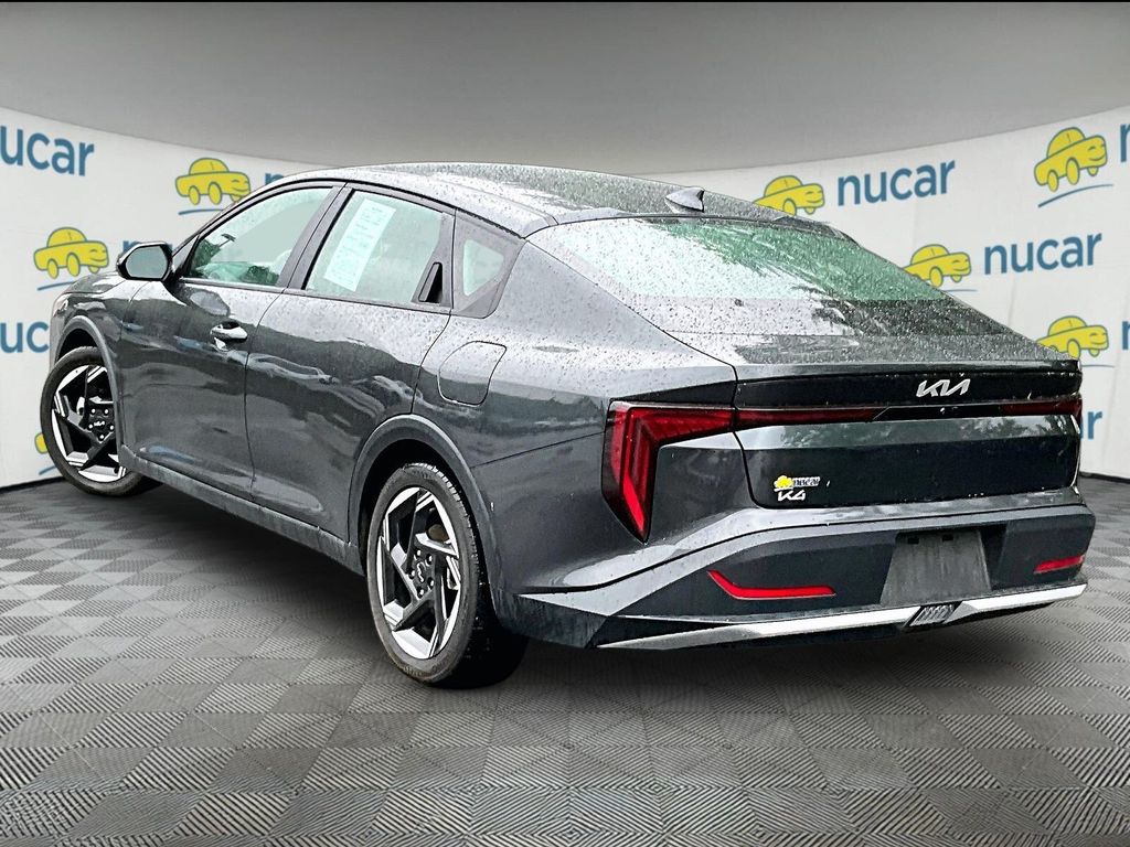 2025 Kia K4 — photo 4