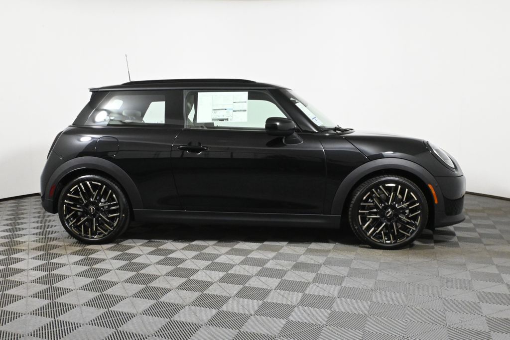 2025 MINI Cooper S 8