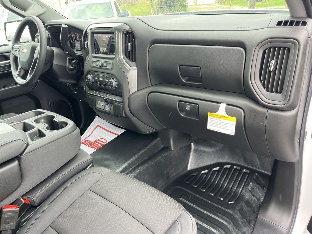 2025 Chevrolet Silverado 1500 WT photo