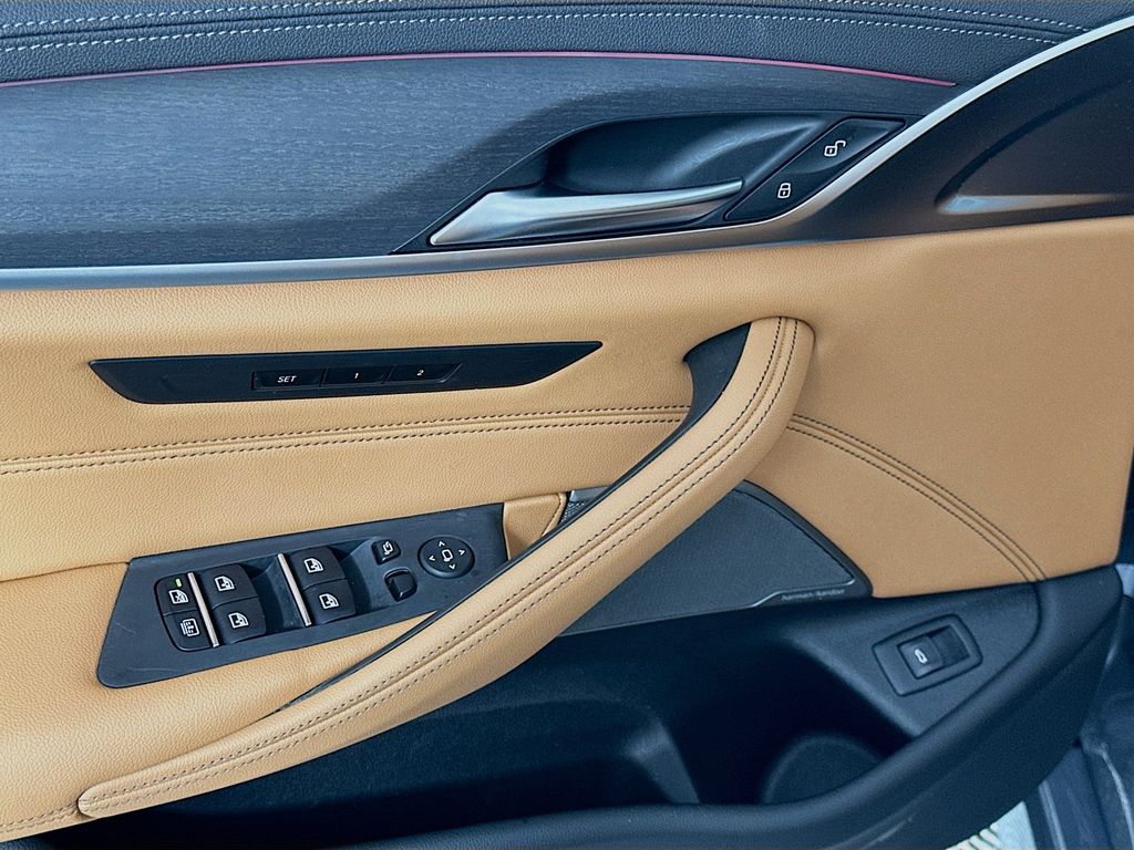 Thumbnail: 2023 BMW 5 Series - 18