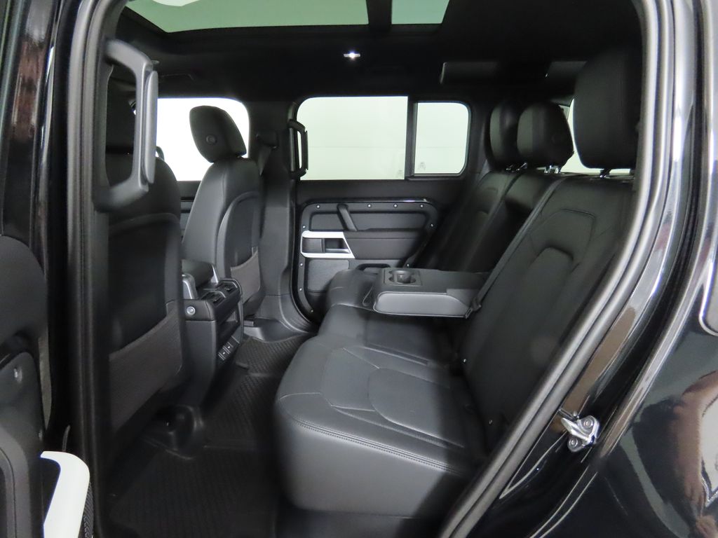 2024 Land Rover Defender 110 22