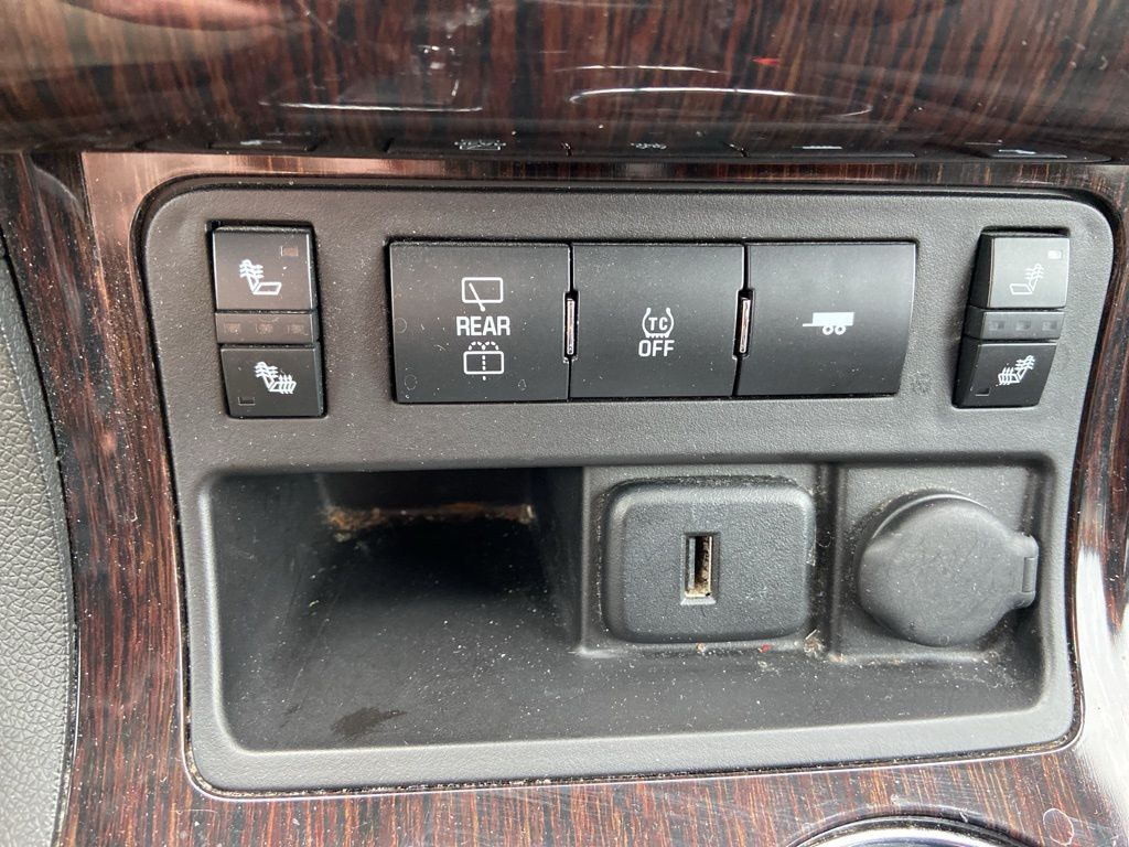 Thumbnail: 2017 Chevrolet Traverse - 18