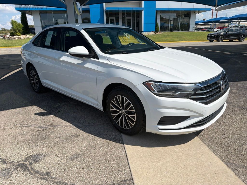  2021 Volkswagen Jetta R-Line FWD   