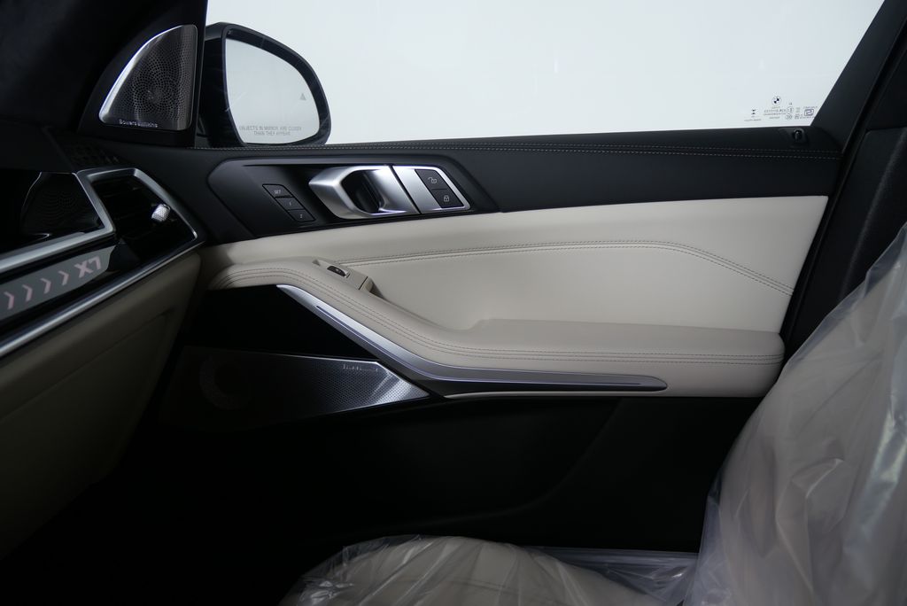 2026 BMW X7 xDrive40i 24